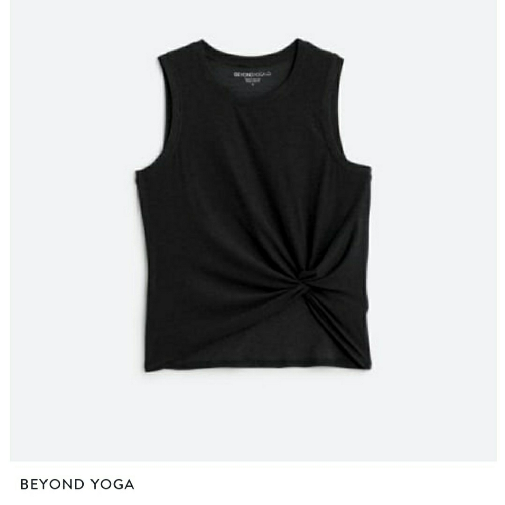 COPY - Beyond Yoga- Front twist Goodbye Muscle Tank